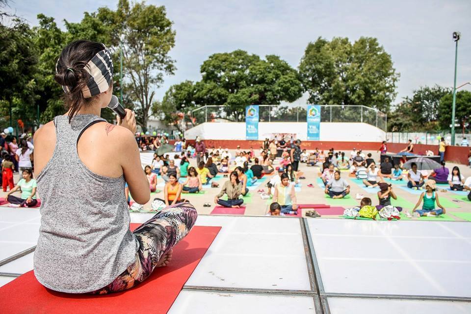 Mega Yoga en Comunidad