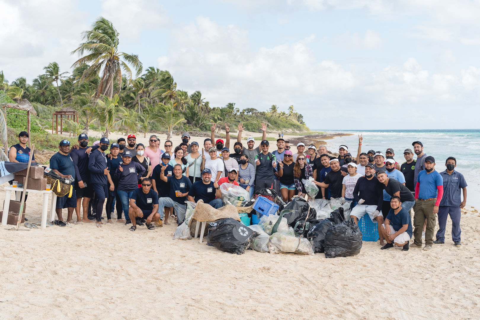 Programa Limpiezas de Playa «Manos»